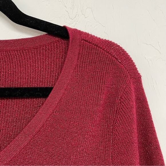 Chicos Red Metallic V Neck Pullover Sweater Womens M Holiday Casual Cozy - Picture 2 of 6